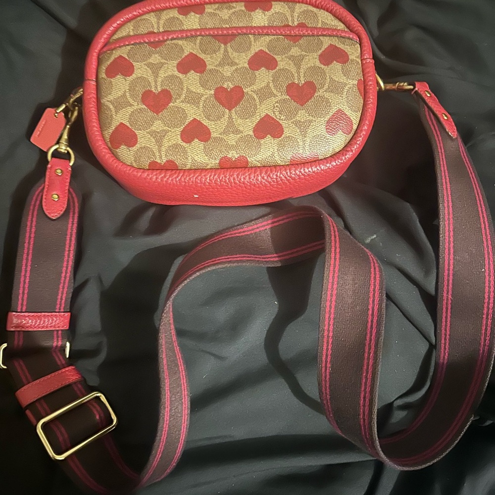 Stylish Red Heart Pattern Crossbody Bag
